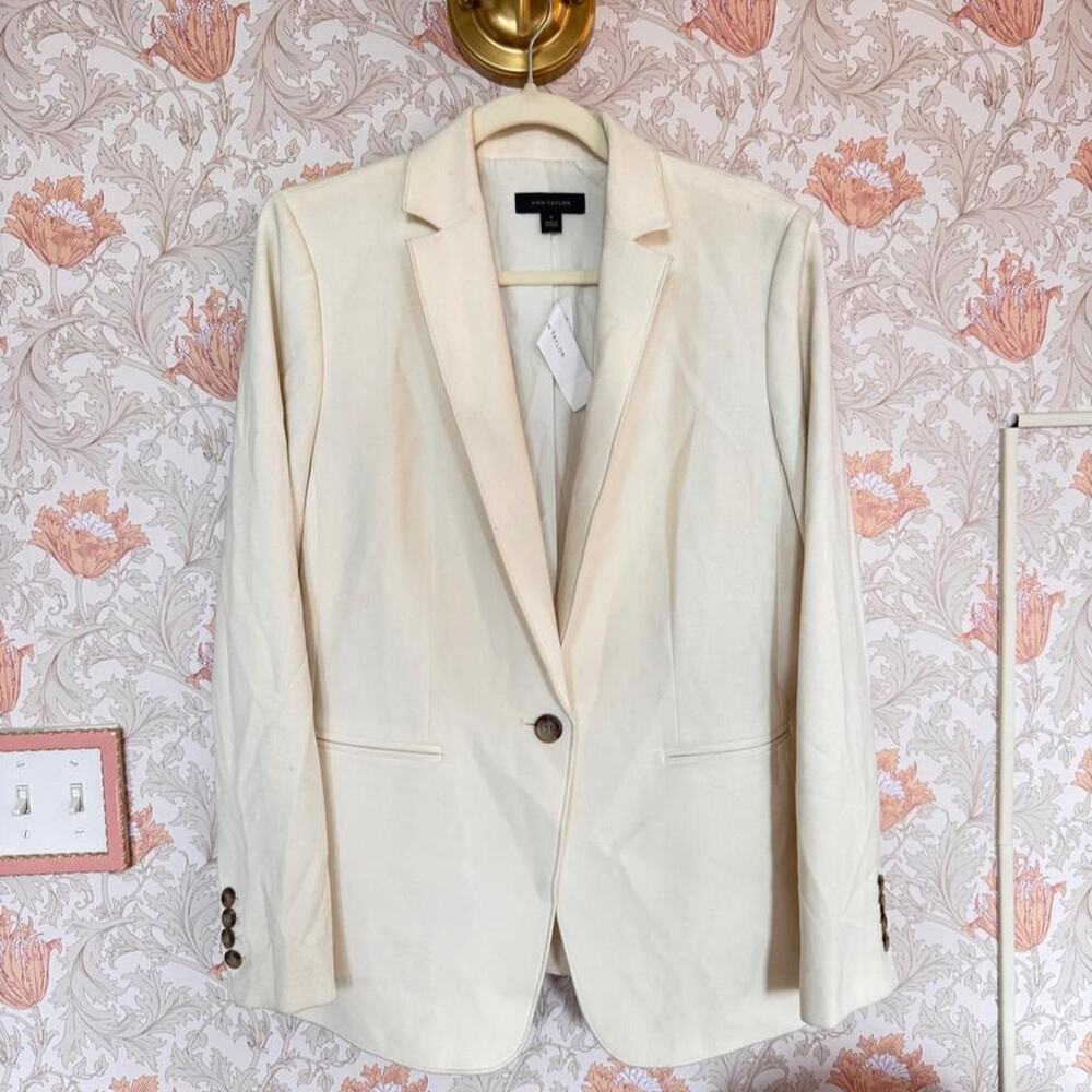 NWT Ann Taylor Cream Blazer and Pants Set